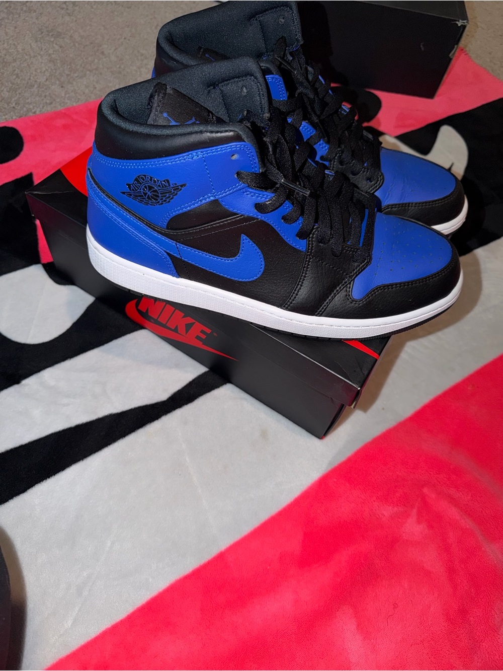 Nike Air Jordan 1 Retro High OG Royal Toe Men’s Size 12 With Box - Picture 2 of 3